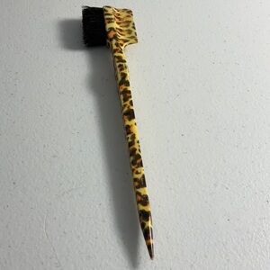 ‼️final must bundle‼️Evolve Leopard Print Hair Dye Brush (NWOT)